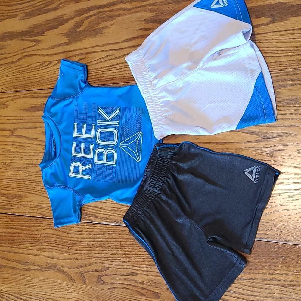 Reebok matching shorts & shirt